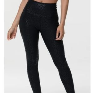 Onzie yoga leggings